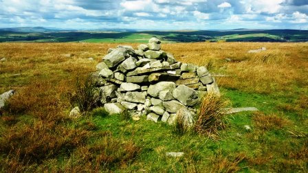 Small stone shelter on Top of Leach