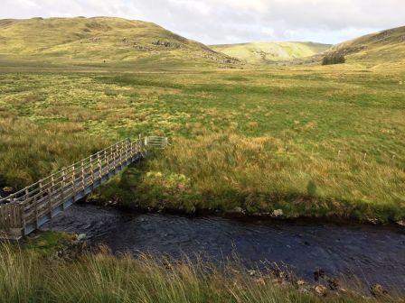 Returning to the footbridge over Afon Llechwedd-mawr