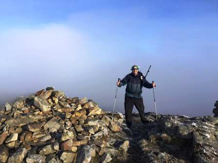 Tom arrives on summit