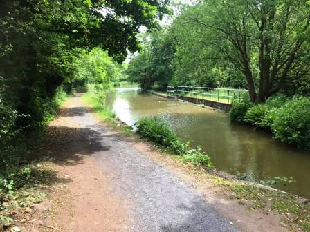 Macclesfield Canal towpath