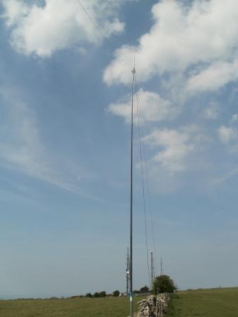 40m dipole with the transmitter masts behind