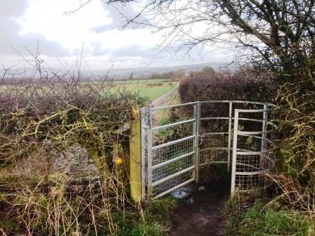 Public footpath back across to Woodhouse End Lane