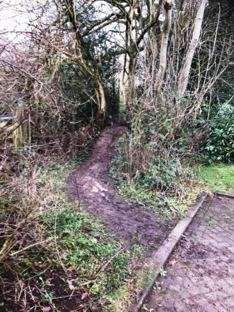 Muddy path to look out for off Hamble Way