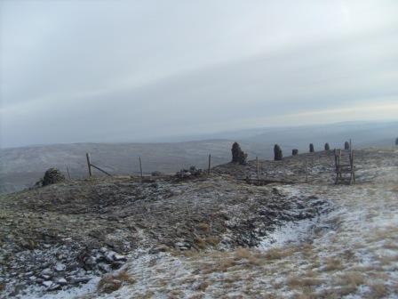 Stone men at one end of the summit plateau