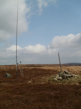 20m antenna & summit cairn