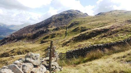 Approach to Moel-ddu