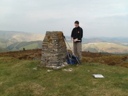 Jimmy setting up the 2m SOTA Beam just after arriving on summit...