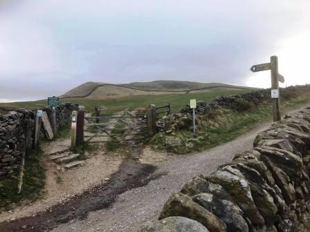 Straight over the Pennine Bridleway onto the Edale path
