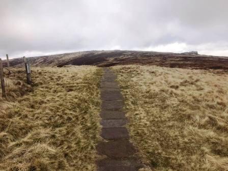 Path becomes flagged as Kinder Low is approached