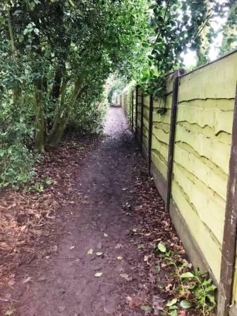 Continuation of path between Kings campus and Prestbury Golf Club