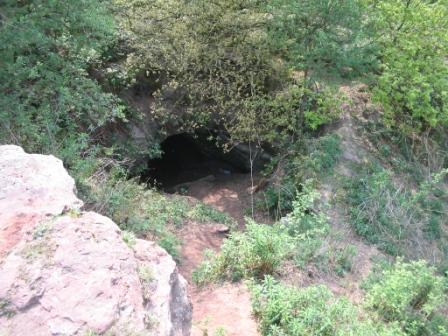 Cave near Raw Head summit