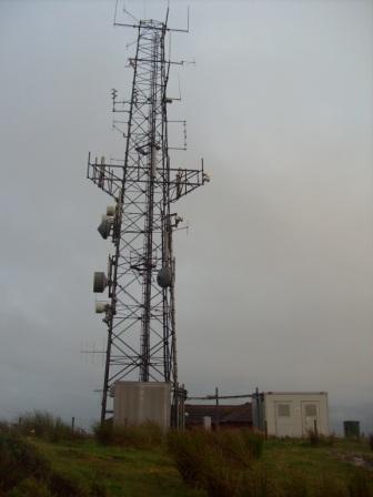 The transmitter mast on the summit of Cairn Pat