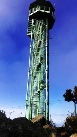 Another 'slightly bigger' mast on the summit