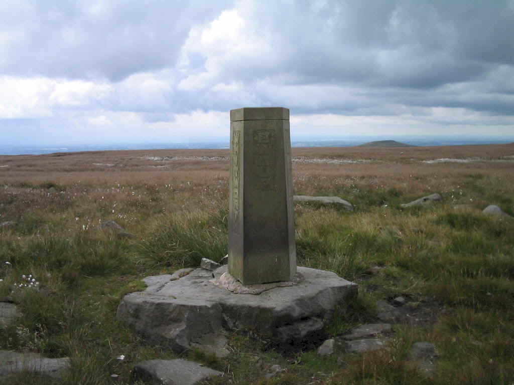 Monument on the summit of Top of Leach