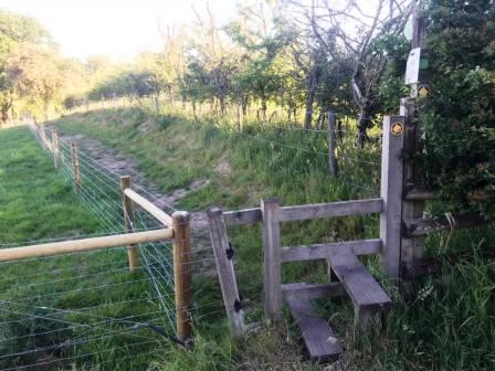 Footpath across to Hocker Lane and Shawcross