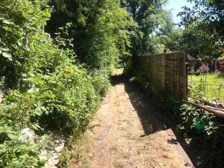 Ginnel between Springfield Road and Merebrook Road leading to allotments